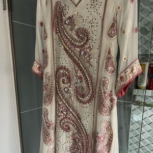 Pakistani/ desi shalwar kameez